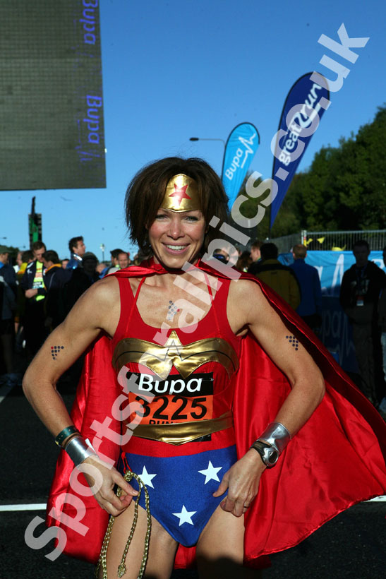 Super Woman Nell McAndrew before taking part in the 2008 BUPA Great North Run
